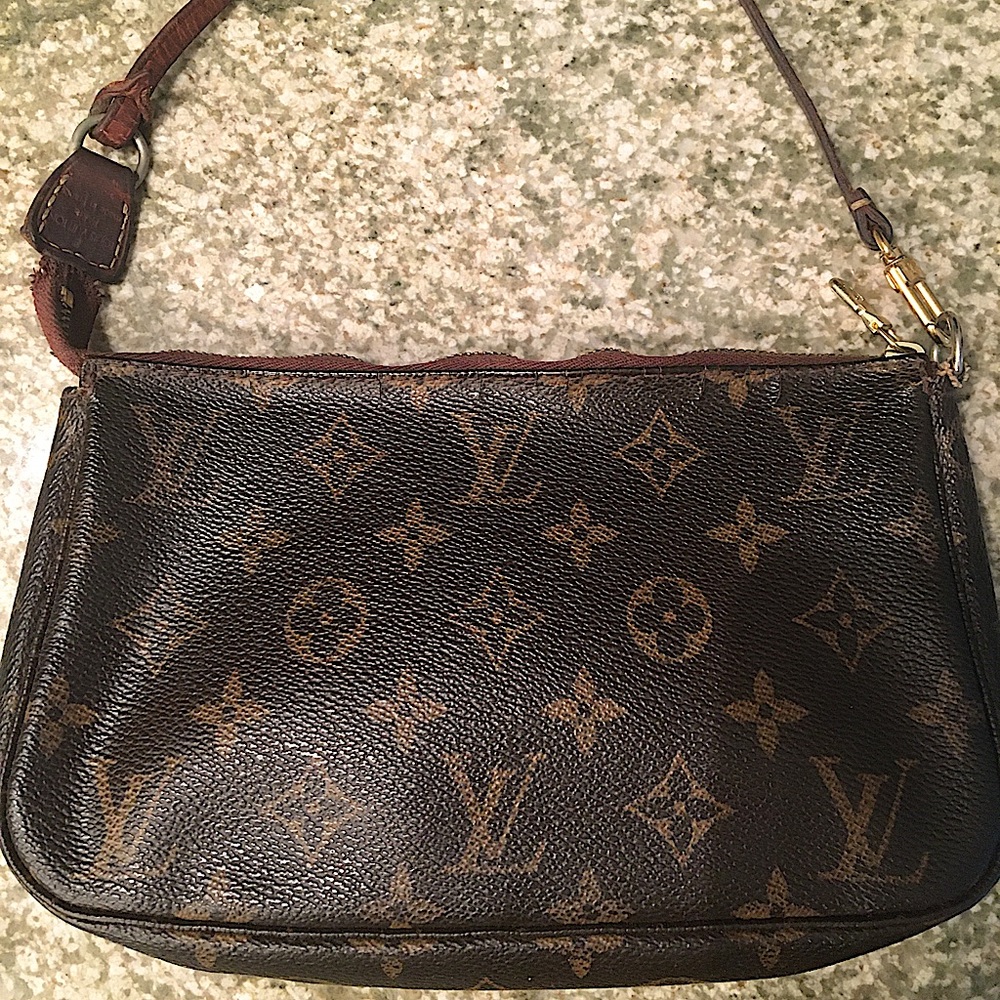 Louis Vuitton Monogram Pochette